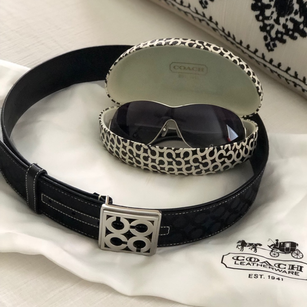 Coach Signature Black and Chrome Belt (S/M)
